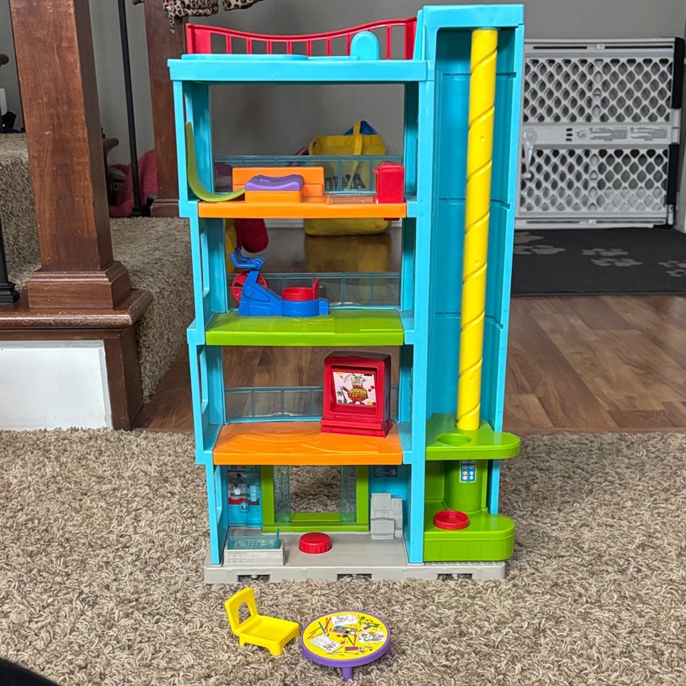 Fisher Price Little People Friendly Place apartment building